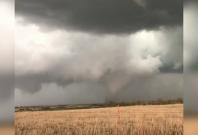 watch-wedge-tornado-touches-down-in-kansas watch-wedge-tornado-touches-down-in-kansas