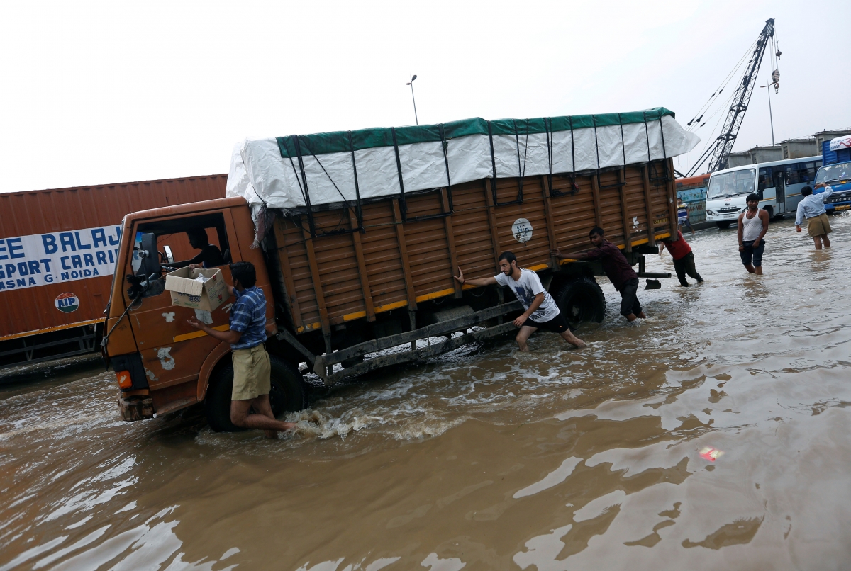India: 22 missing after bridge collapses on Mumbai-Goa highway, buses feared swept away