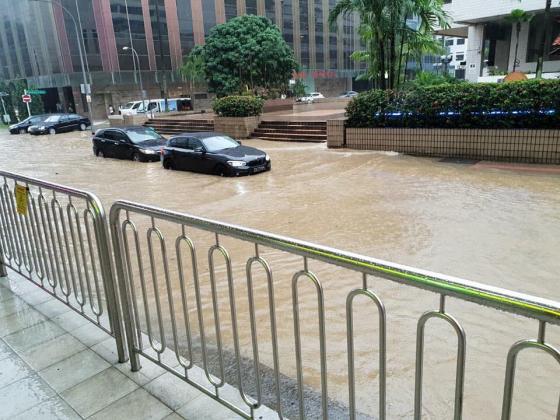 PUB Issues Flash Flood Risk Warning for 4 Areas in Western Singapore