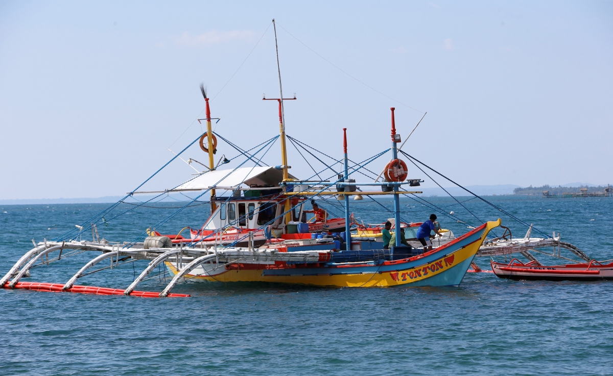 Chinese coast guard sprays Philippine boat with water cannon at disputed region