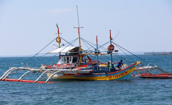 Avoid fishing in disputed area, Philippines tells fishermen