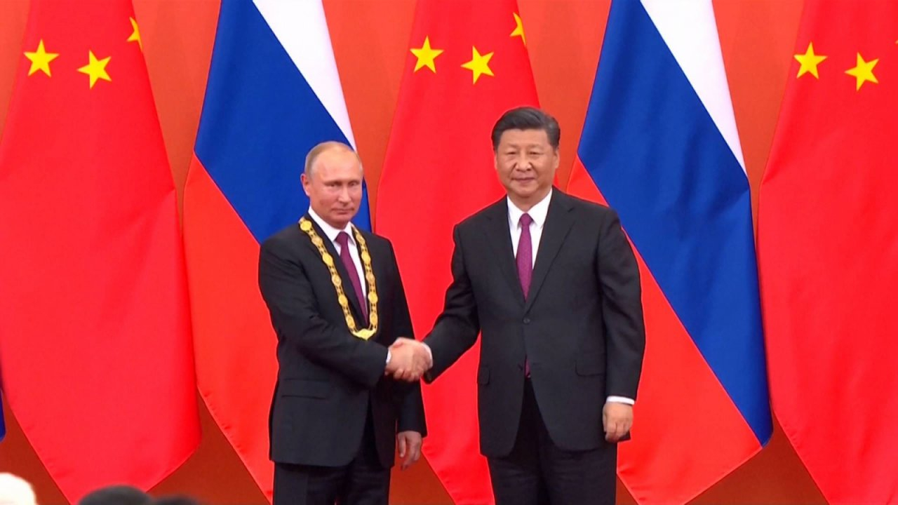 russian-president-vladimir-putin-receives-friendship-medal-from-chinese-president-xi-jinping