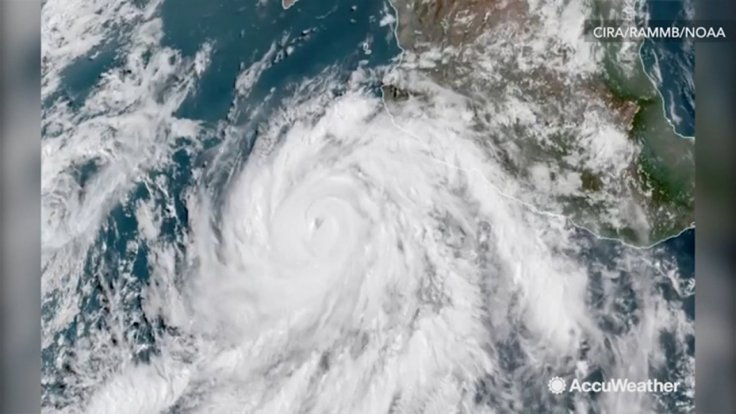 tropical-storm-bud-lashes-southern-baja-california-in-mexico