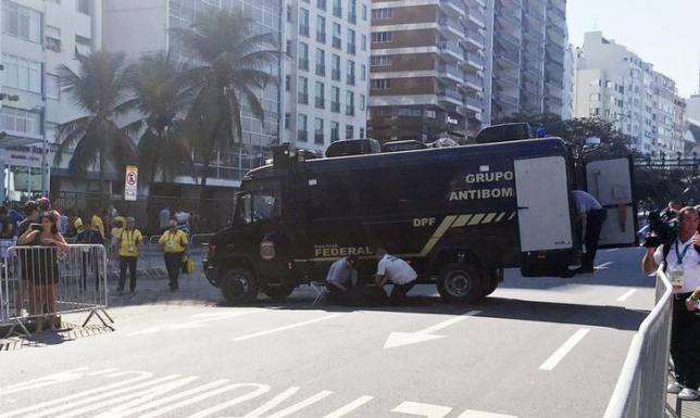 Police detonate backpack near finish line of Rio Olympic cycling race