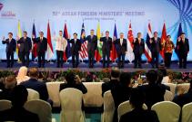 Singapore’s Prime Minister Lee Hsien Loong and ASEAN foreign ministers pose for a group photo during the opening ceremony of the 51st ASEAN Foreign Ministers' Meeting in Singapore August 2, 2018. 