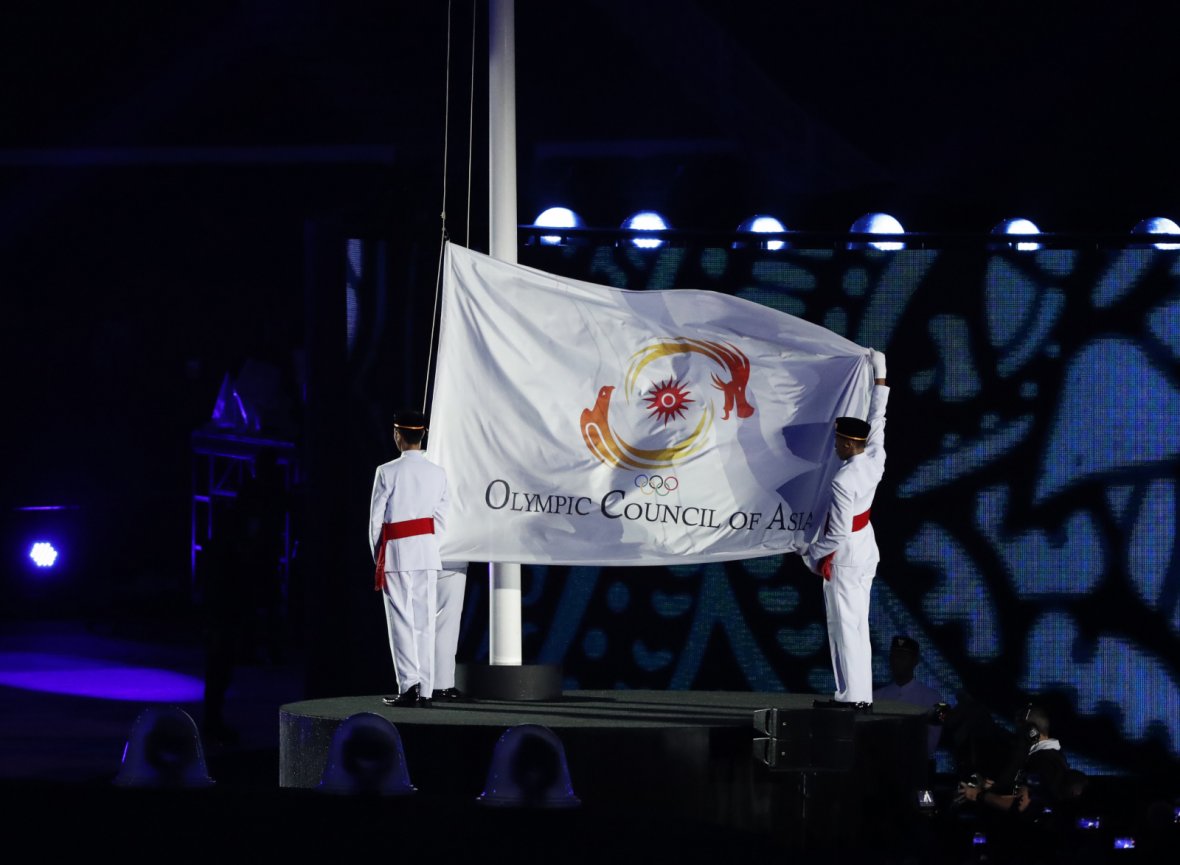 2018 Asian Games - Closing Ceremony - GBK Main Stadium - Jakarta, Indonesia - September 2, 2018 - The Olympic Council of Asia flag is lowered. 