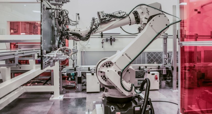 Microsoft plans to integrate Robot OS with Windows 10 to augment human abilities.