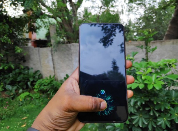 Vivo V11 Pro's face unlock and the in-screen fingerprint works fast and also has low False Rejection Rate (FRR).