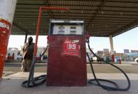 Oil prices fall as Saudi Arabia dampens prospects of output freeze