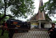 Indonesian church attacker is obsessed with IS, says minister Indonesian church attacker is obsessed with IS, says minister