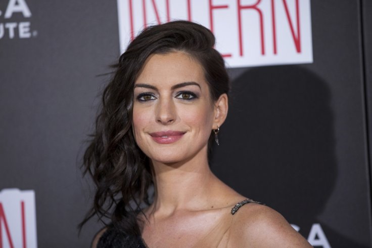 Anne Hathaway to star in film adaptation of Live Fast Die Hot