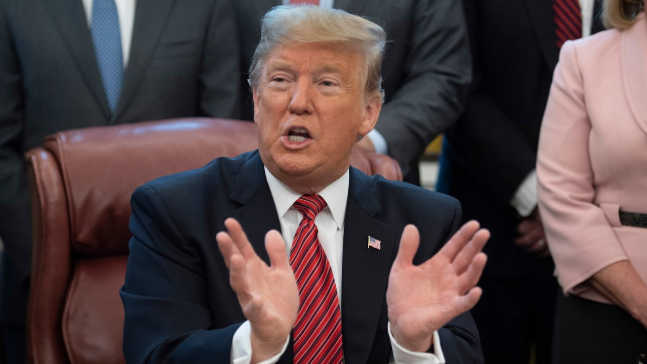 Trump stops short of emergency declaration in border wall fight