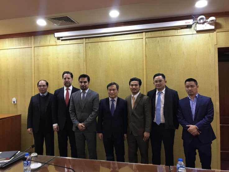 SAPA Thale Group&#39;s chairman, Mai Vu Minh and Vice President of the World Association of Investment Promotion Agencies (WAIPA) and the Dubai Investment Development Agency CEO Fahad Al Gergawi, Beaufort Global CEO Rene Bernad Beil and Milcon Gulf&#39;s 