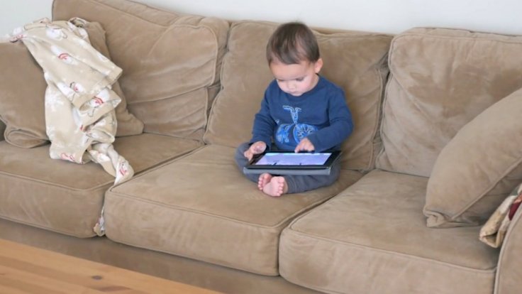 study-links-increased-screen-time-with-delayed-child-development study-links-increased-screen-time-with-delayed-child-development