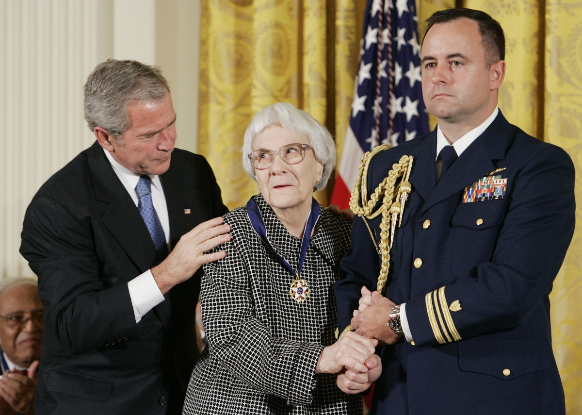 Harper Lee dies