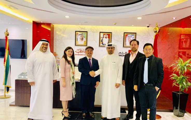 Billionaire Mai Vu Minh (in the middle) and Mr. Fahad Al Gergawi - Vice President of the World Association of Investment Promotion Agencies (WAIPA) and CEO of Dubai FDI (3rd from right) in the meeting in Dubai on January 28, 2019.
