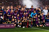 BARCELONA, April 28, 2019 (Xinhua) -- Barcelona's players celebrate with the trophy after a Spanish league soccer match between FC Barcelona and Levante in Barcelona, Spain, on April 27, 2019. FC Barcelona won 1-0 and claimed the Spanish league champion w