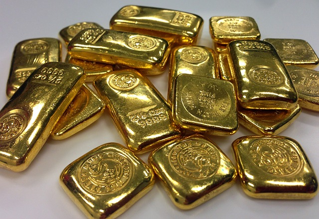 Gold firms above $1,280 as weak U.S. data rekindles rate-cut hopes