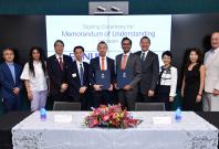 Professor Chen (fifth from left) and Mr Naveen Menon, President ASEAN, Cisco (fifth from right), signed a Memorandum of Understanding on 25 June to collaborate on innovation and research. (Photo Credit: Cisco) Professor Chen (fifth from left) and Mr Naveen Menon, President ASEAN, Cisco (fifth from right), signed a Memorandum of Understanding on 25 June to collaborate on innovation and research. (Photo Credit: Cisco)