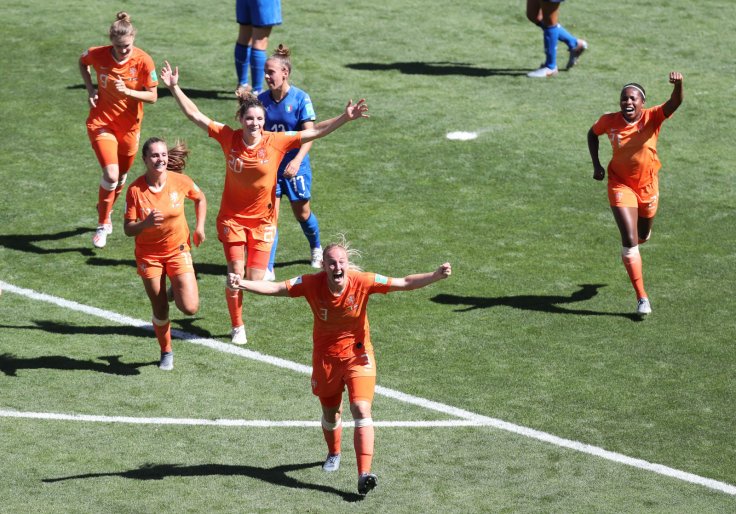  Stefanie Van Der Gragt (front) of the Netherlands celebrates scoring with her teammates during the quarterfinal between Italy and the Netherlands at the 2019 FIFA Women's World Cup in Valenciennes, France, June 29, 2019. 