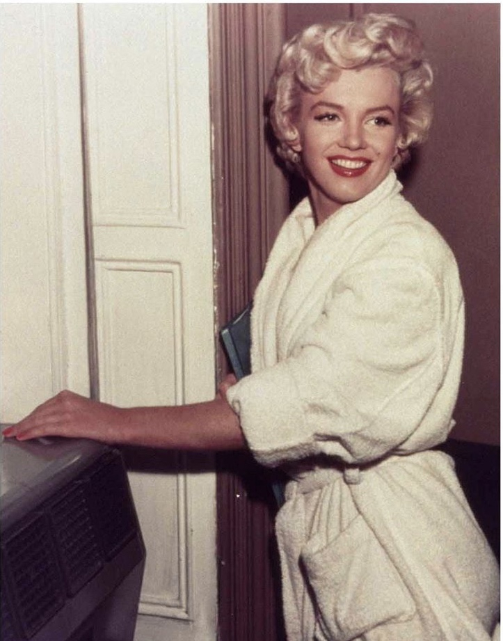 The Probable Cause Of Marilyn Monroe S Death Finally Revealed Read To Know More