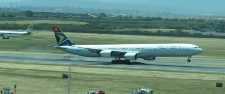 South African Airways plane landing