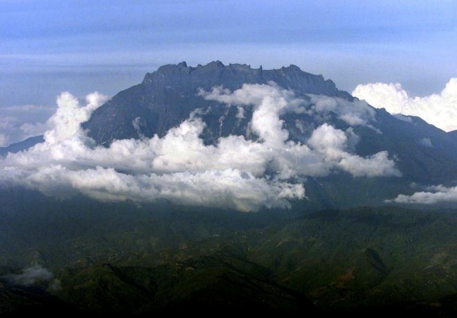 Singaporean climber falls into ravine while climbing Mount Kinabalu, believed to be dead