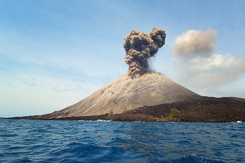 White Island volcanic eruption: A look at the world's major volcanic ...