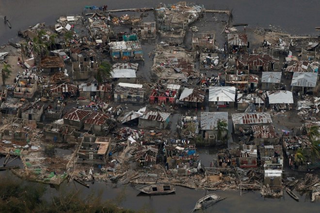 Hurricane Matthew: Florida braces for devastating storm, nearly 300 dead in Haiti