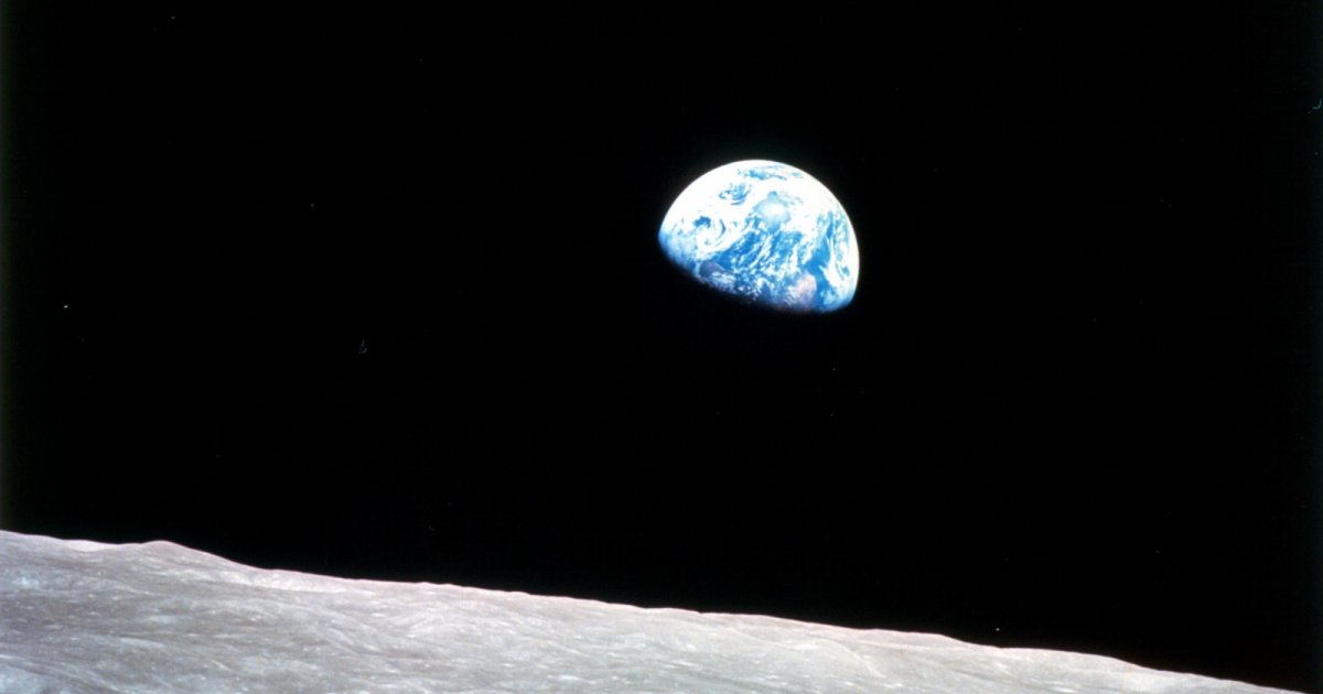 Timeslap Beautiful time-lapse video accurately shows Earth's actual rot...