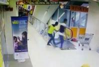 Malaysia toddler falls from escalator Malaysia toddler falls from escalator