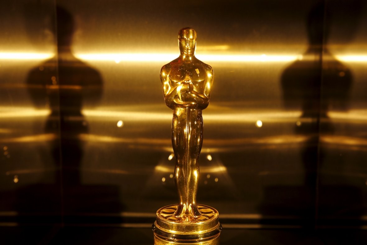 Oscar Statue