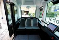 Singapore launchs first trial of driverless buses in Jurong West
