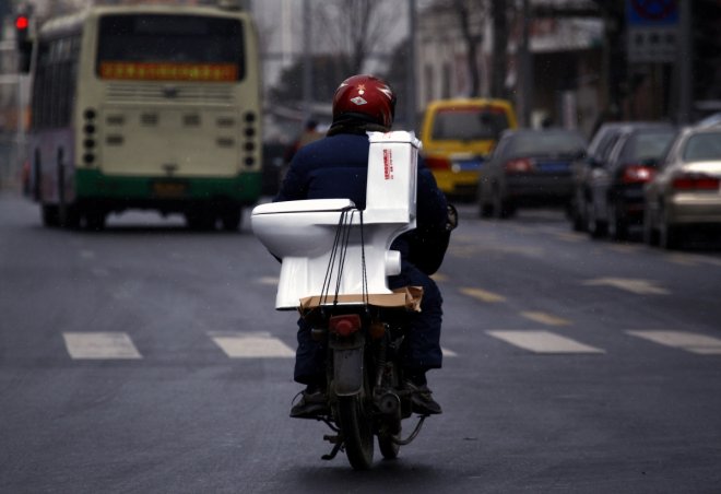 Chinese couple apologise for taking toilet seat from Japan hotel room Chinese couple apologise for taking toilet seat from Japan hotel room