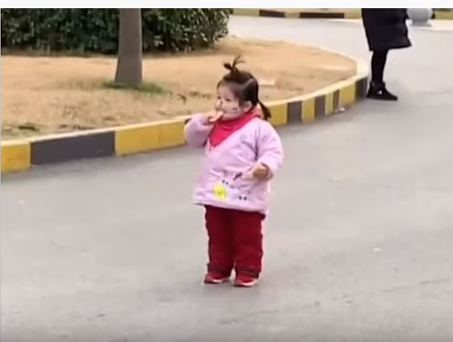 Girl eating biscuit viral 