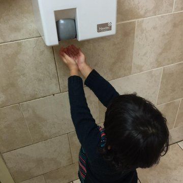 Hand dryer