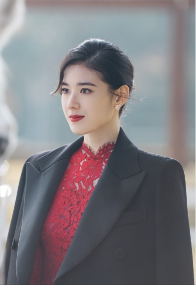 The King: Eternal Monarch' Episodes 1-6 Fashion: Jung Eun-Chae As Goo  Seo-Ryung