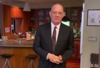 Tom Hanks hosting SNL from his kitchen Tom Hanks hosting SNL from his kitchen