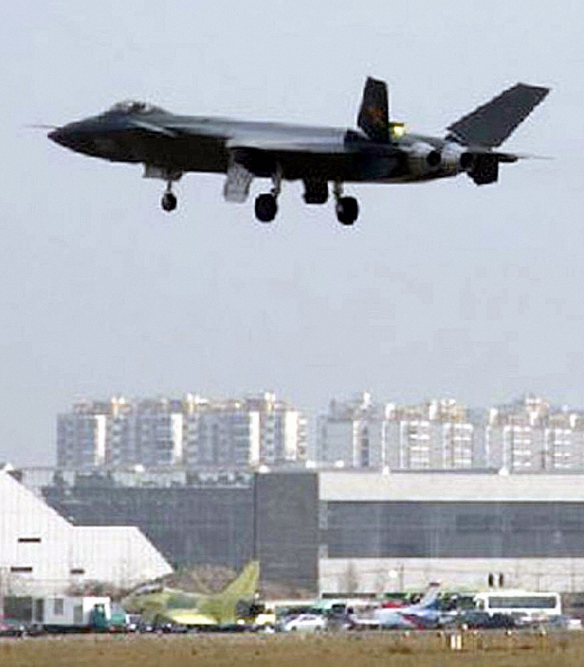 China Eyes Closing Gap With US With Unveiling Of J-20 Stealth Fighter ...