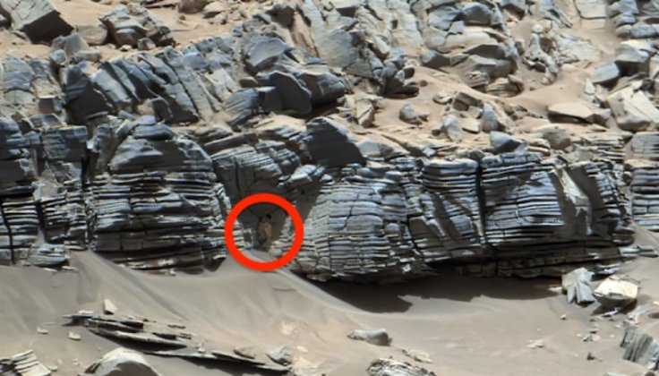 alien statue on Mars