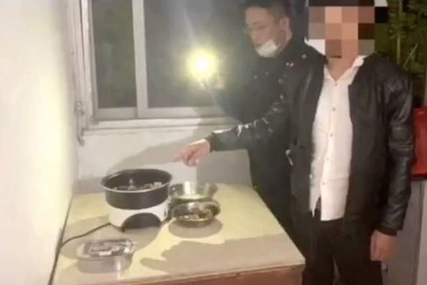 Chinese Man Steals Black Swan Cooks Soup