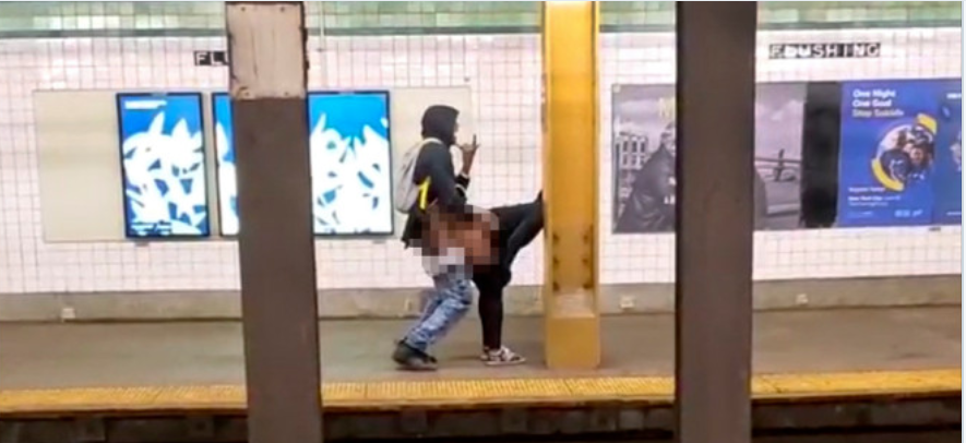 885px x 406px - Couple Caught Having Sex in Brooklyn Subway Station in Viral Video