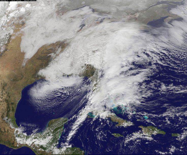 Massive snow storm hits US east coast