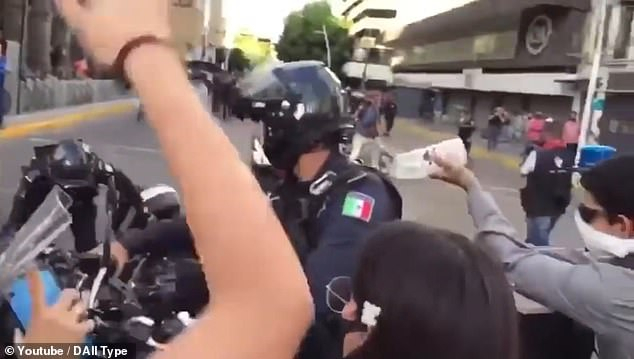 Giovanni López protests