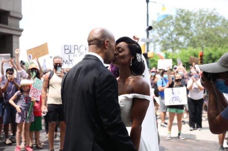 Couple celebrates wedding at George Floyd protest