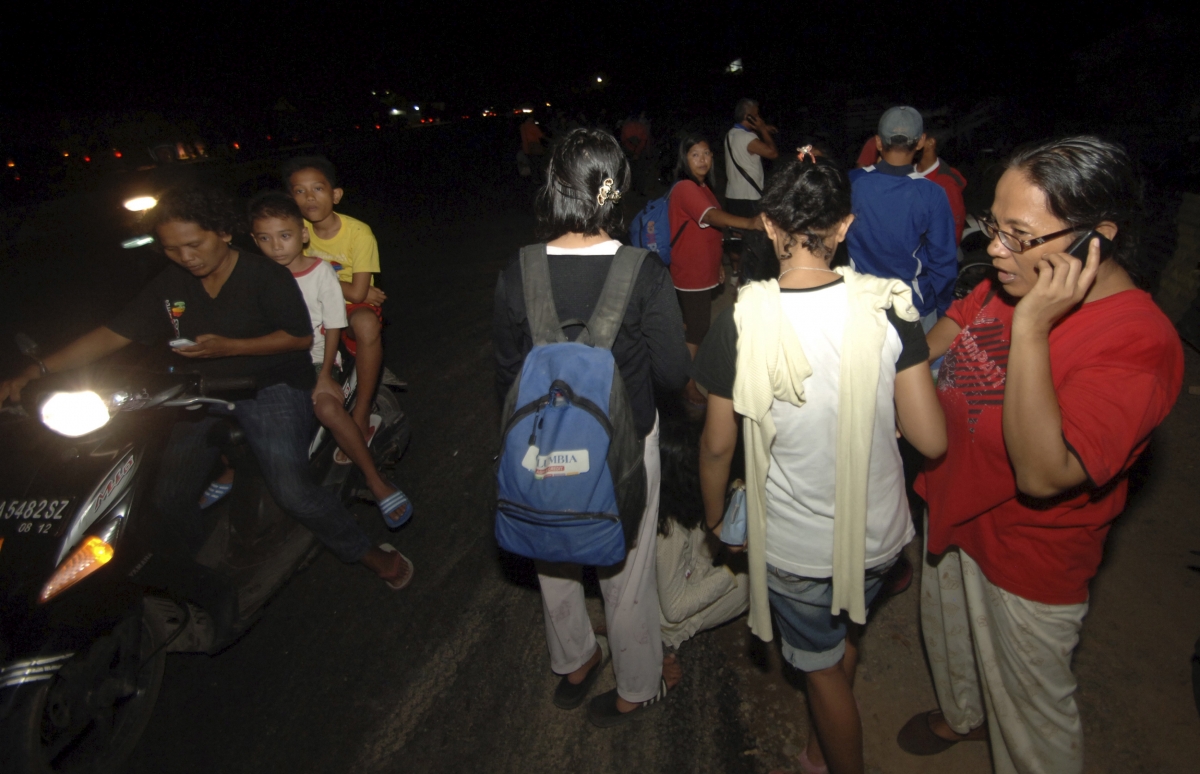 Indonesia lifts tsunami warning after Sumatra quake; no deaths reported