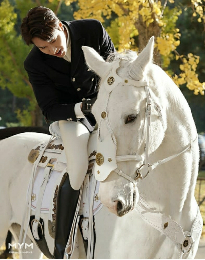 Lee Min Ho With Maximus Lee Min Ho With Maximus