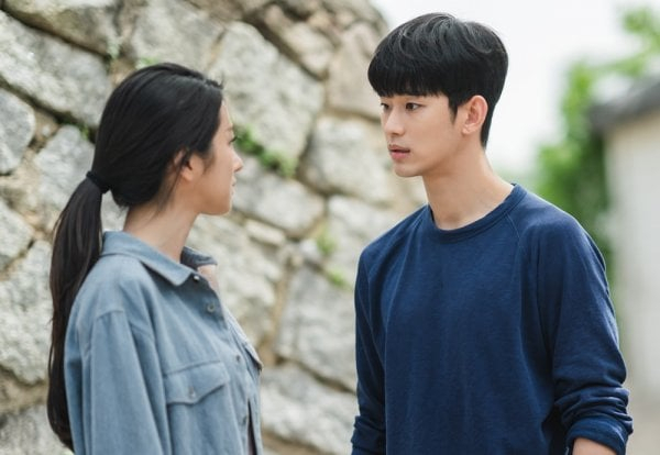 Kim Soo hyun and Seo Ye Ji