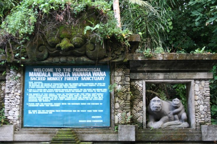 Bali_Indonesia_Ubud_Monkey_Forest_welcome_sign