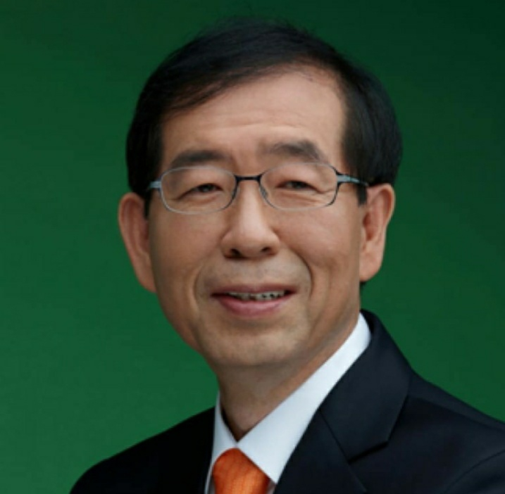 I Am So Sorry to My Family: Seoul Mayor Park Won Leaves Apology Note